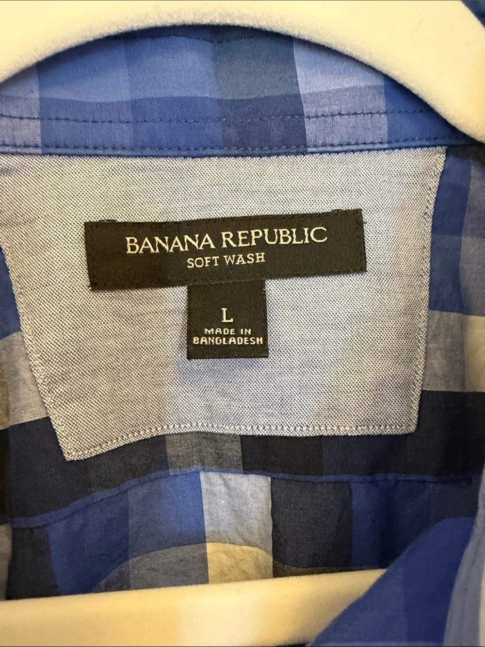Banana Republic Blue and White Plaid Men's Button-Down Shirt